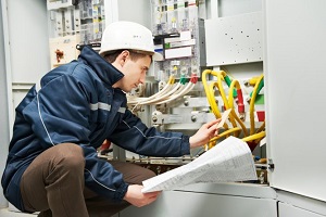 Proyecto de instalaciones eléctricas en alta, media y baja tensión